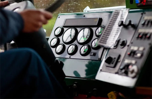 農機觸摸屏的行業應用 農機觸摸屏的行業應用