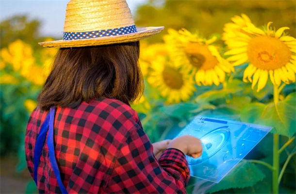 農(nóng)機(jī)觸摸屏 農(nóng)機(jī)觸摸屏